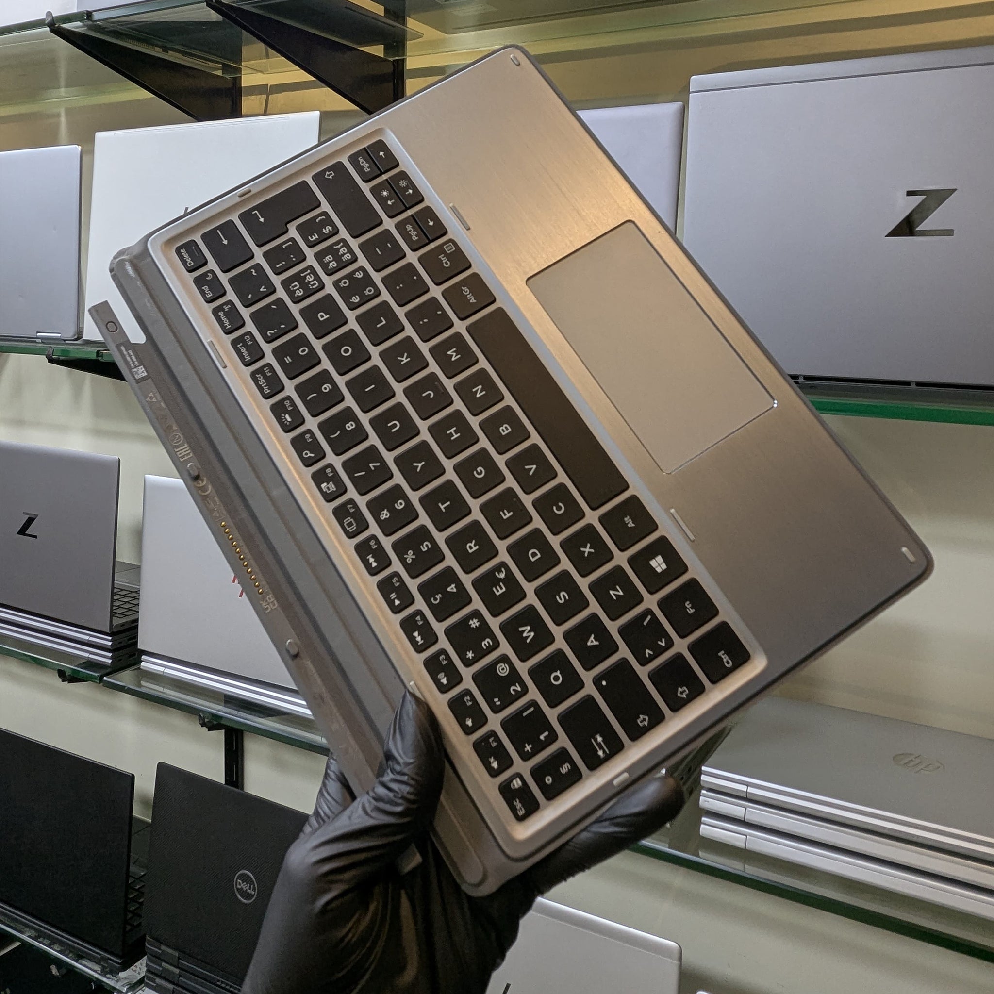 Dell Latitude 7210 2 in 1 tablet i5 SSD Pakistan