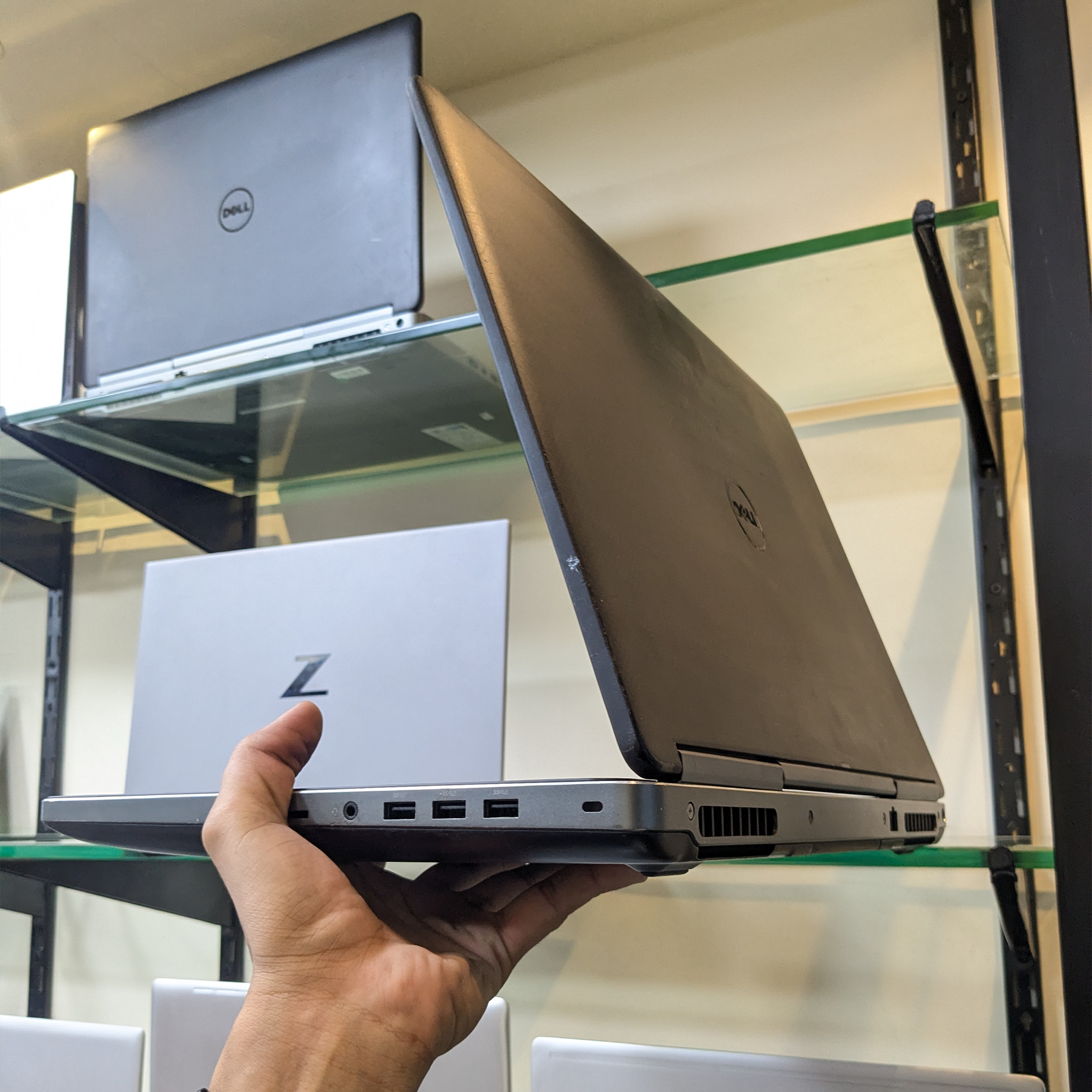 Dell Precision 7720 i7 Workstation Quadro P4000 Laptop – ASK Laptops