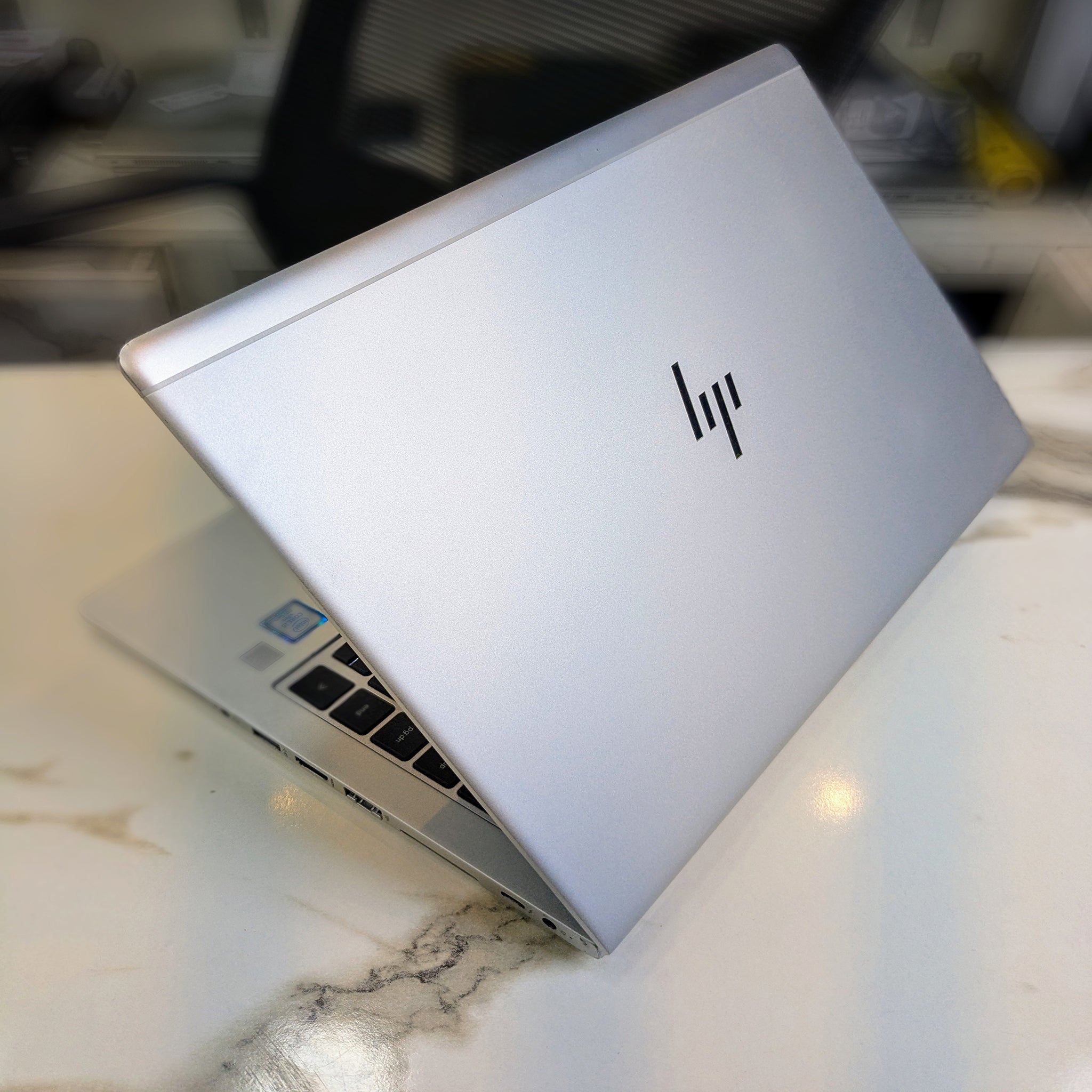 HP EliteBook 840 G6 backlit keyboard and trackpad design
