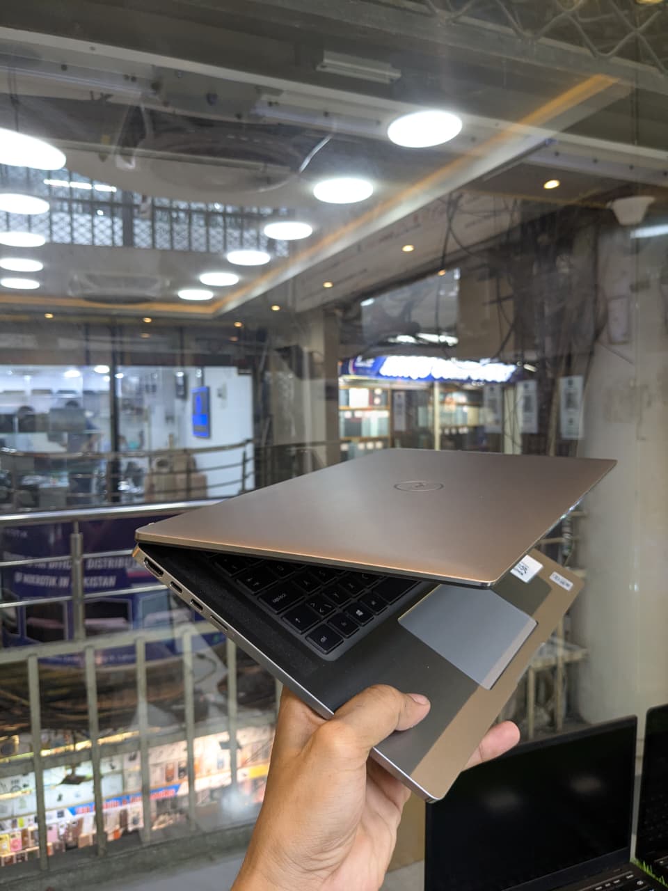 Dell Latitude 9510 | Core i7 10th Gen | 16GB RAM |256GB NVMe SSD | Premium Business Laptop | Used Pakistan