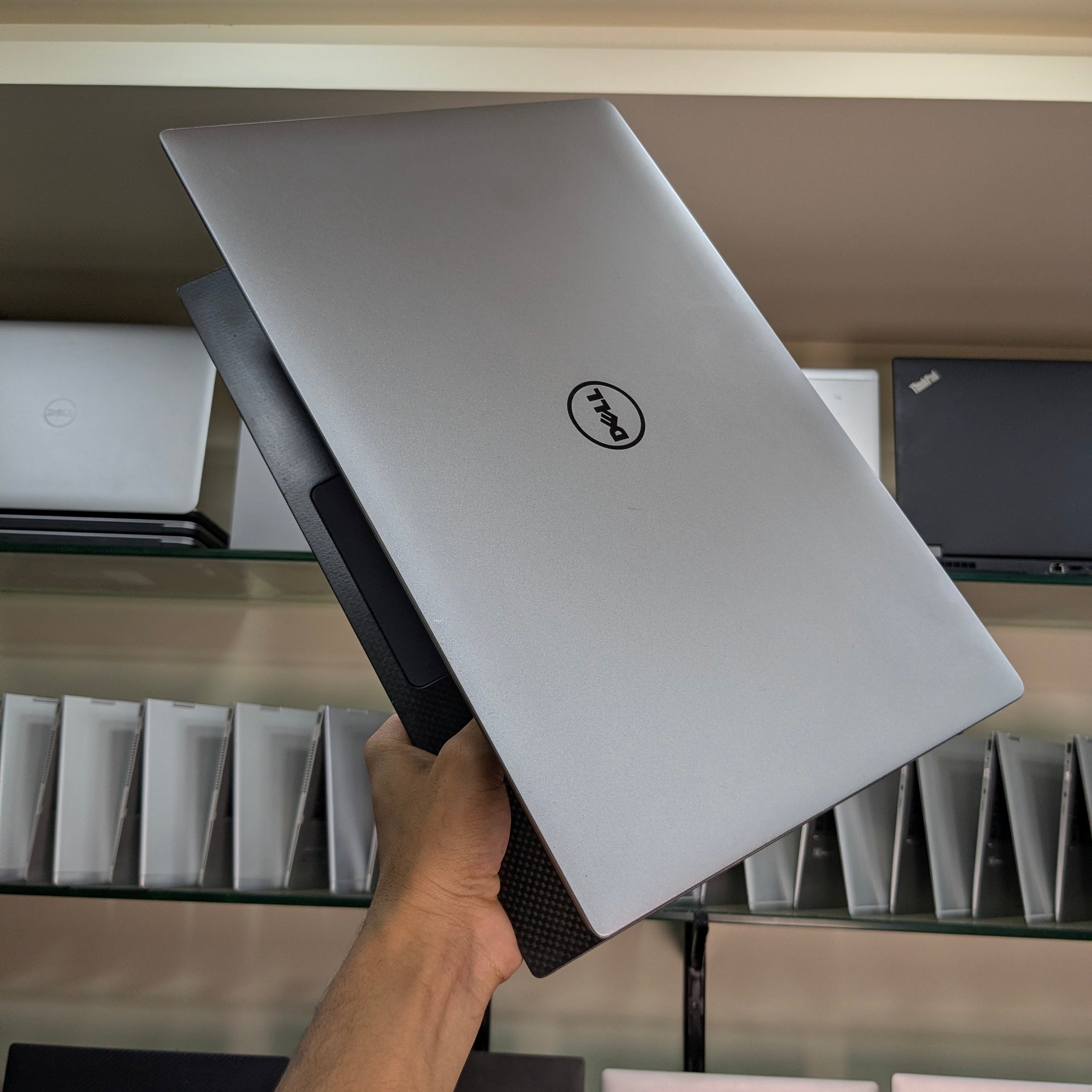 Dell Precision 5510 | Intel Core i7-6820HQ 6th Gen 2.7GHz | 16GB DDR4 | 512GB NVMe SSD | 15.6" FHD IPS Anti-Glare | NVIDIA Quadro M1000M 2GB GDDR5 | Thunderbolt 3 | Used Mobile Workstation Pakistan
