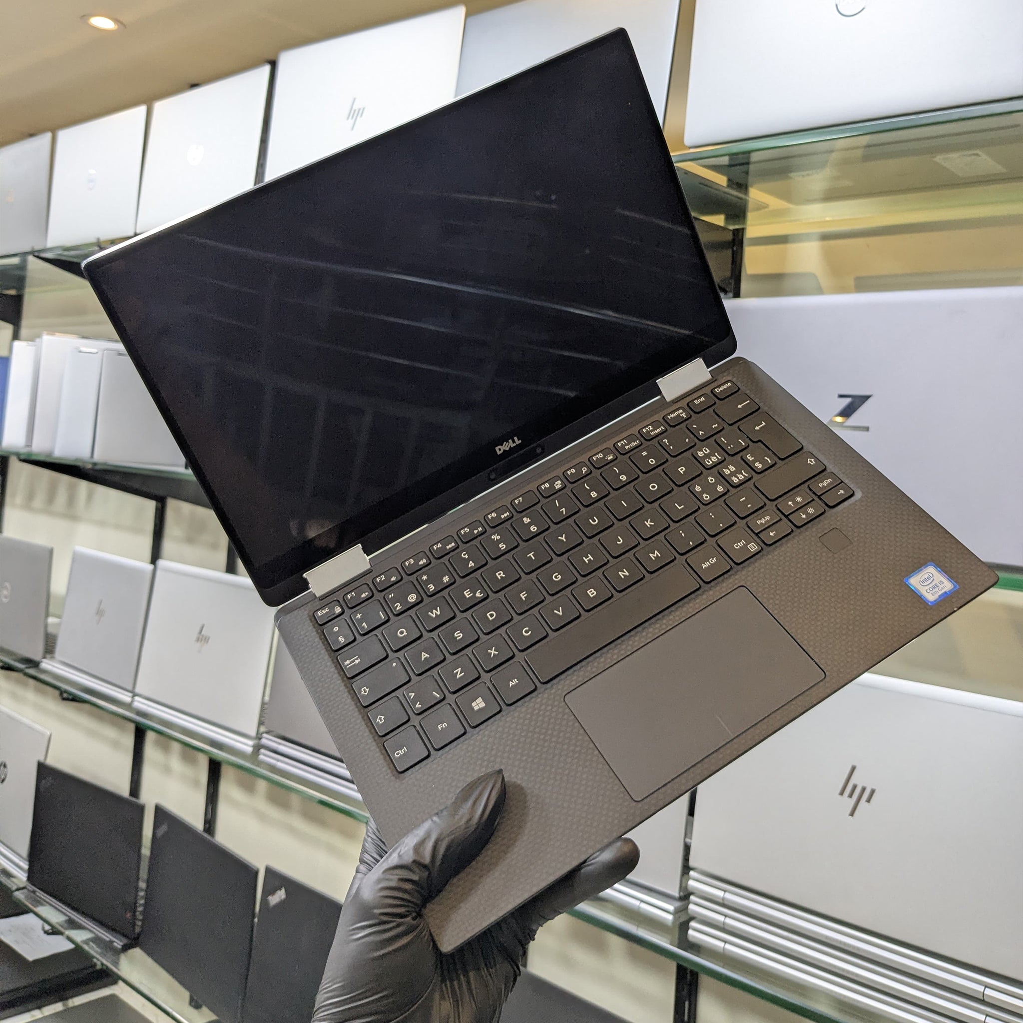 Dell XPS 13 9370 | Intel Core i5-8350U 8th Gen 1.7GHz | 16GB LPDDR3 | 256GB SSD | 13.3" FHD IPS InfinityEdge Anti-Glare | Thunderbolt 3 | WavesMaxx Audio | Used Premium Ultrabook Pakistan