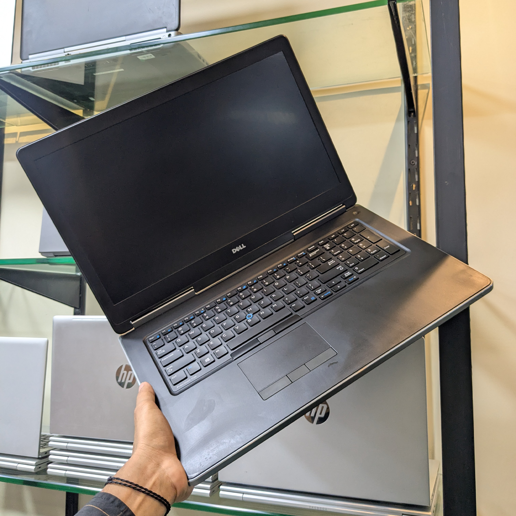 Used Dell Precision 7720 i7-7820HQ Quadro M1200 4GB Pakistan