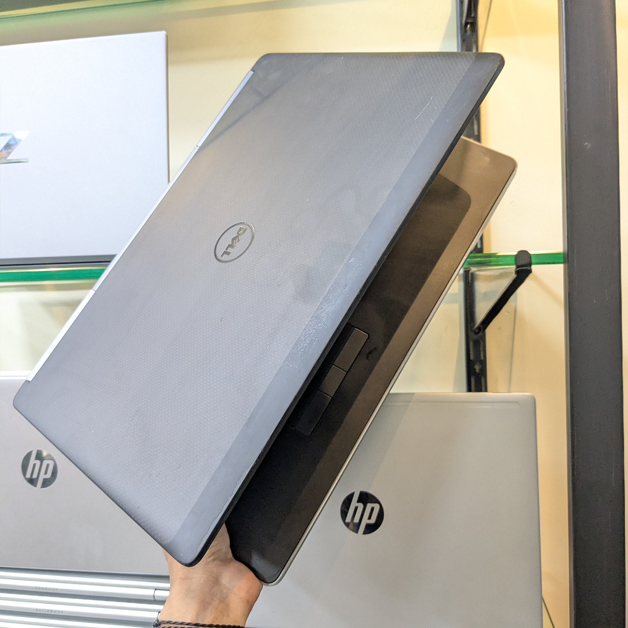 dell-precision-7720-