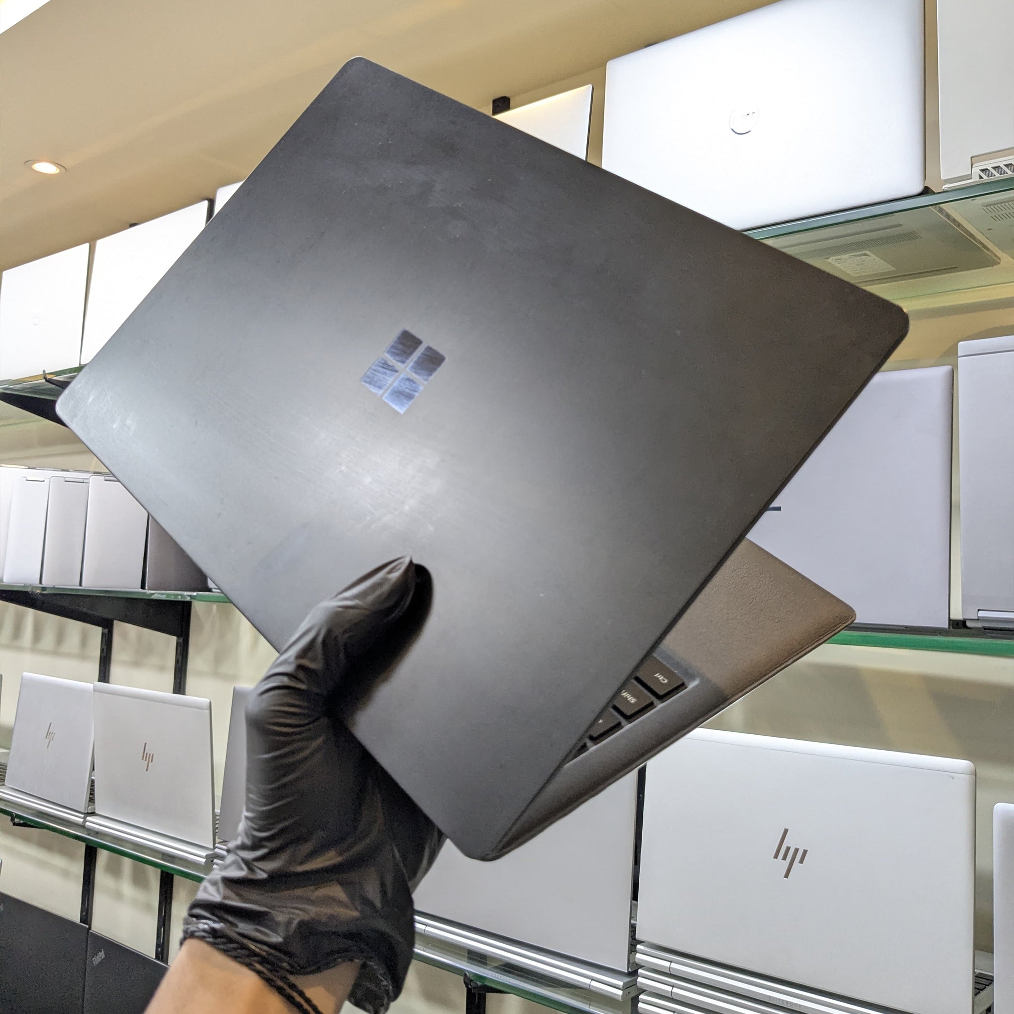 Microsoft Surface Laptop i7 16GB 512GB Pakistan