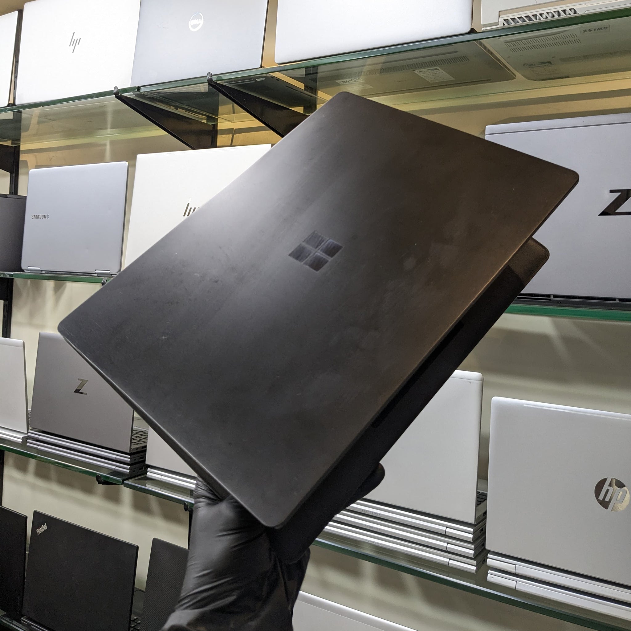 Microsoft Surface Laptop i7 16GB 512GB Pakistan