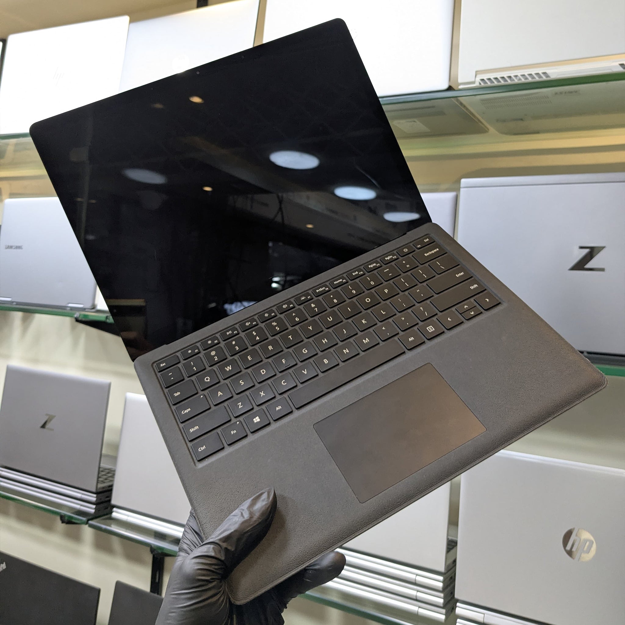 Microsoft Surface Laptop i7 16GB 512GB Pakistan