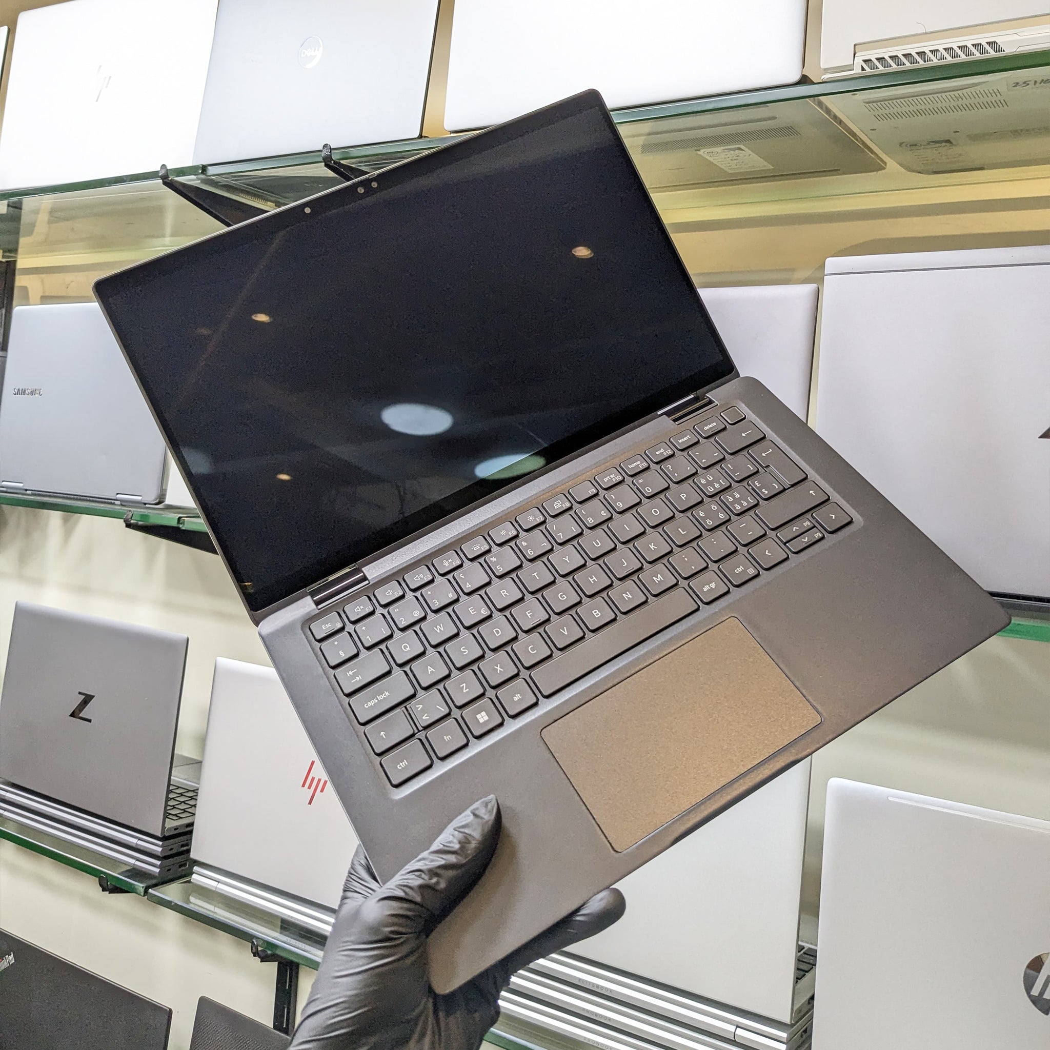 Dell Latitude 7410 | Intel Core i7-10610U vPro 10th Gen 1.8GHz | 16GB DDR4-3200 | 512GB NVMe PCIe SSD | 14" FHD Anti-Glare | Backlit Keyboard | Fingerprint Reader | Used Business Laptop Pakistan