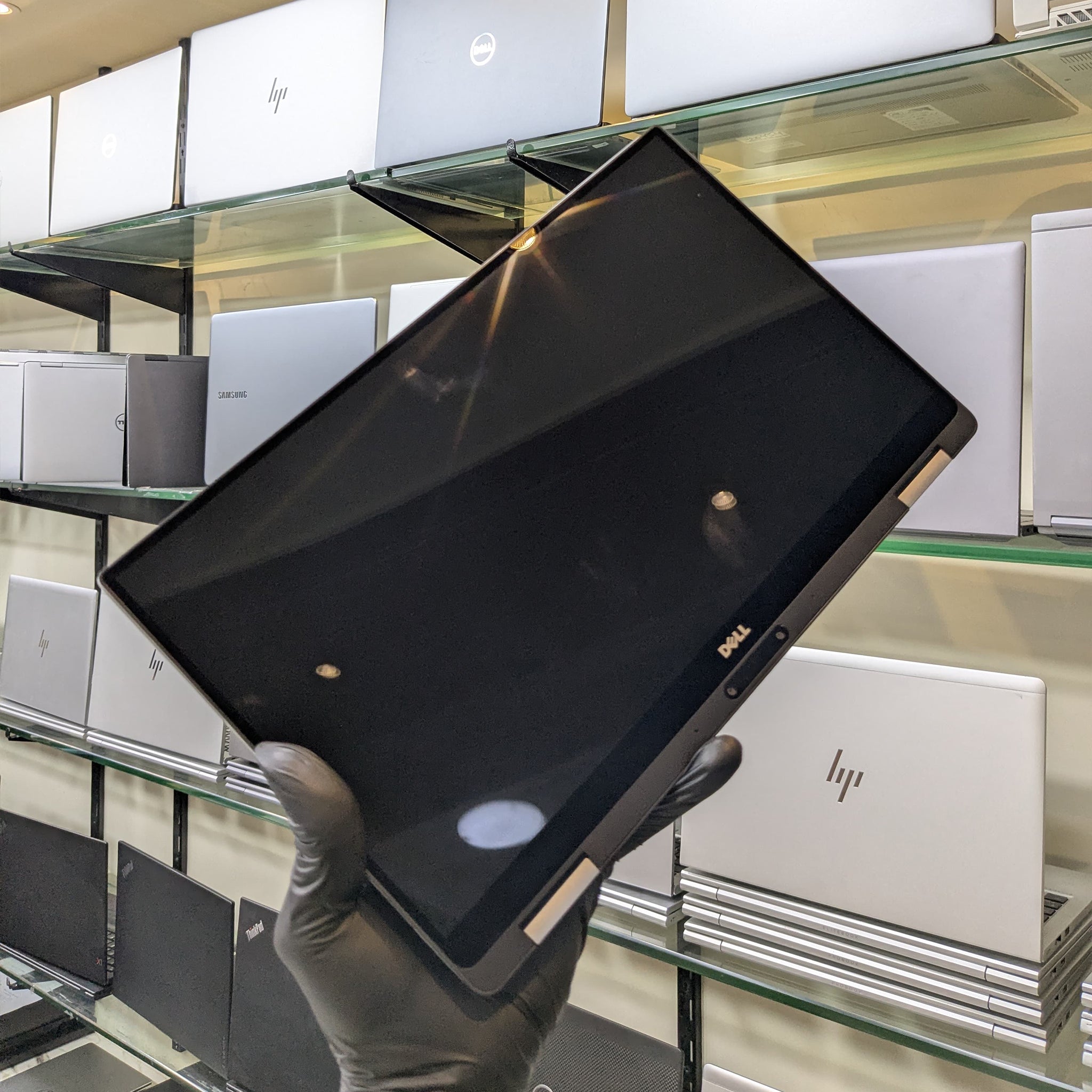 Dell XPS 13 9370 | Intel Core i5-8350U 8th Gen 1.7GHz | 16GB LPDDR3 | 256GB SSD | 13.3" FHD IPS InfinityEdge Anti-Glare | Thunderbolt 3 | WavesMaxx Audio | Used Premium Ultrabook Pakistan
