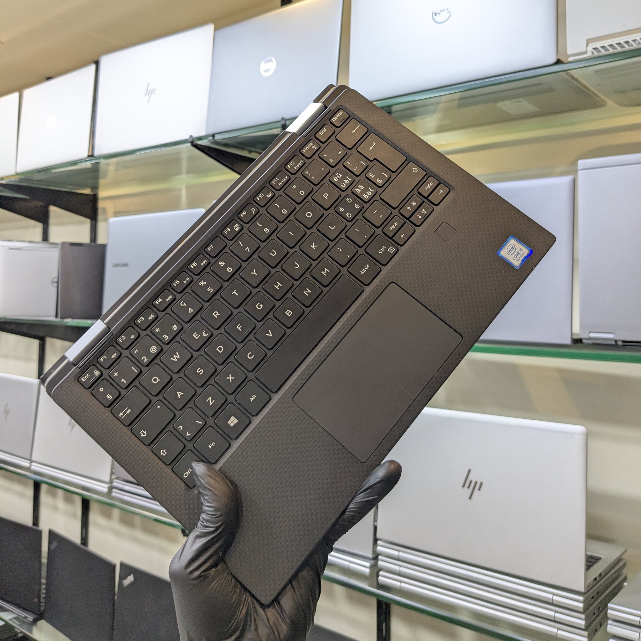 Dell XPS 13 9370 | Intel Core i5-8350U 8th Gen 1.7GHz | 16GB LPDDR3 | 256GB SSD | 13.3" FHD IPS InfinityEdge Anti-Glare | Thunderbolt 3 | WavesMaxx Audio | Used Premium Ultrabook Pakistan